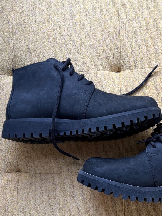 Mens Timberland Chukka Boots, nubuck black leather, 8W